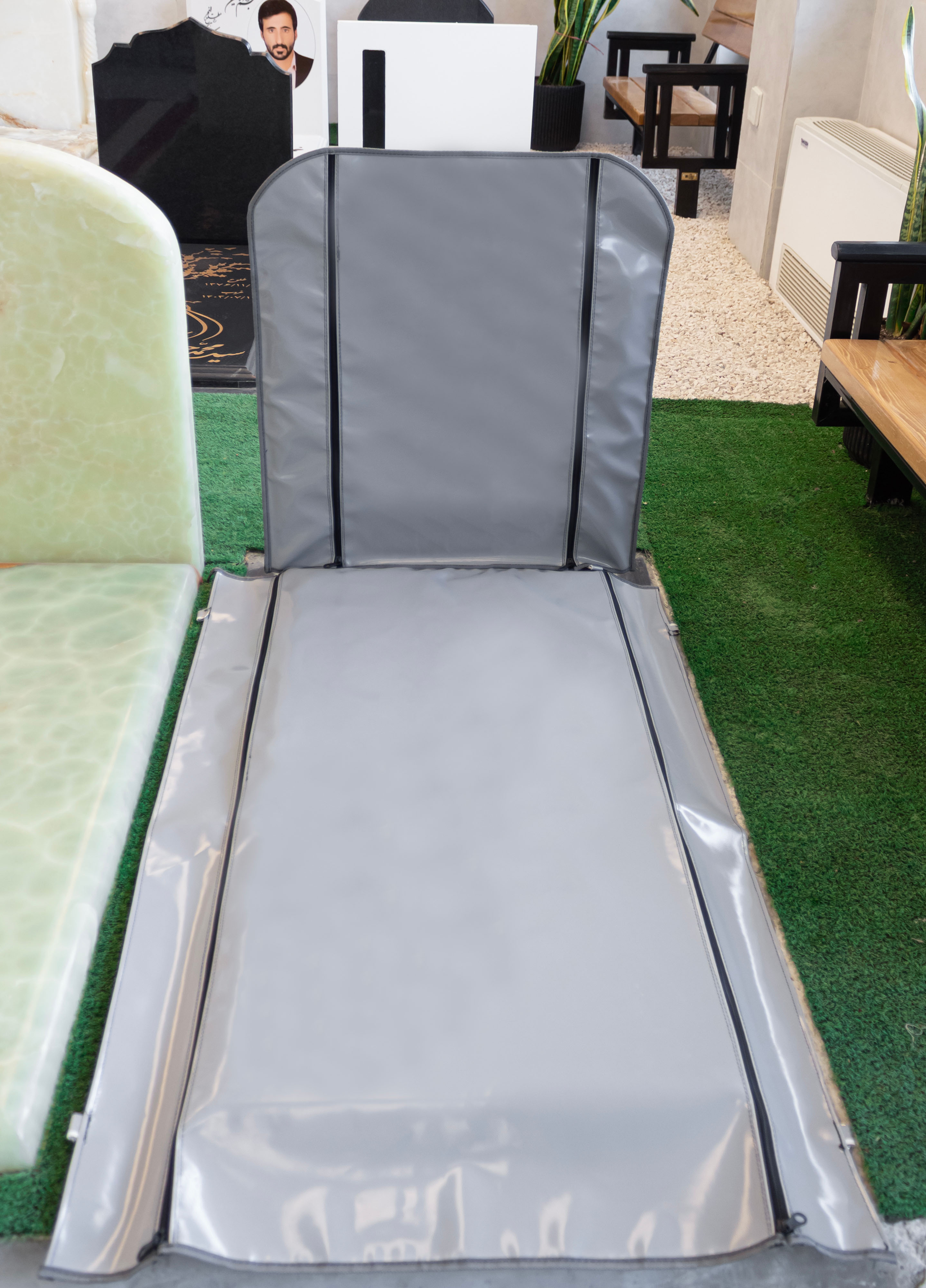 کاور محافظت از سنگ و کتیبه در باغ رضوان اصفهان