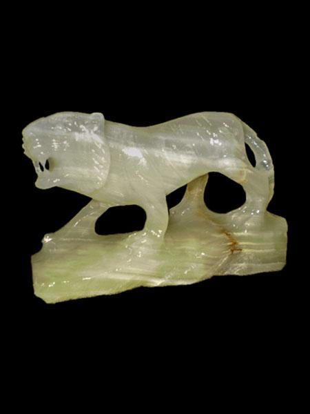 تندیس شیر با مرمر سبز برای قبر لر ها در اصفهان و ایران